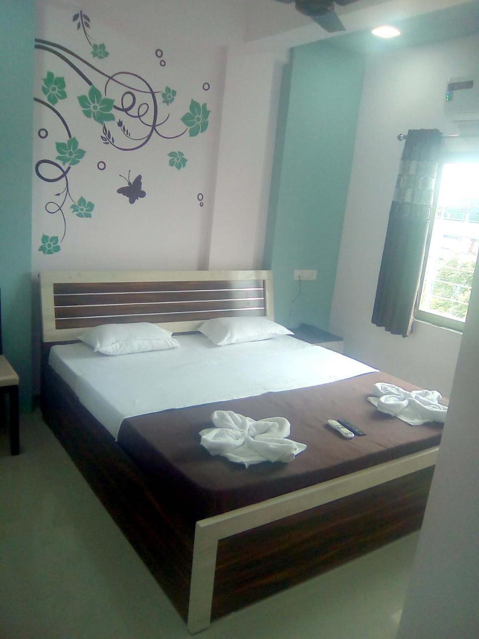 Neelisha River Front Inn Kankavali Екстериор снимка
